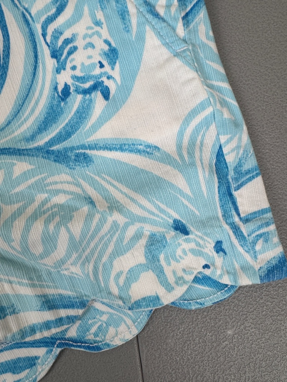 Lilly Pulitzer Buttercup Short. Size 8. - Picture 3 of 6